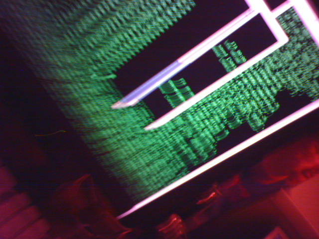 joël scrolls fast green text